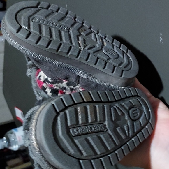 ๐2/$15 or 4/$25 Sketchers Boots with Princess Crown size 6 - Picture 2 of 4